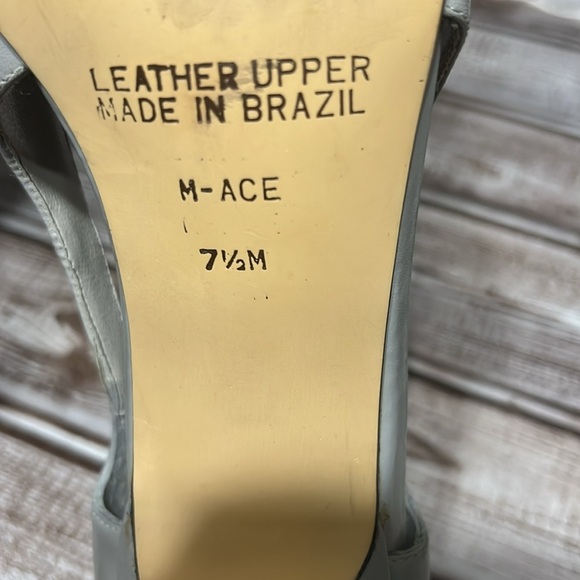 Calico Women's Gray Heels with Bow Detail and side cut out. Size 7.5 - Picture 9 of 11